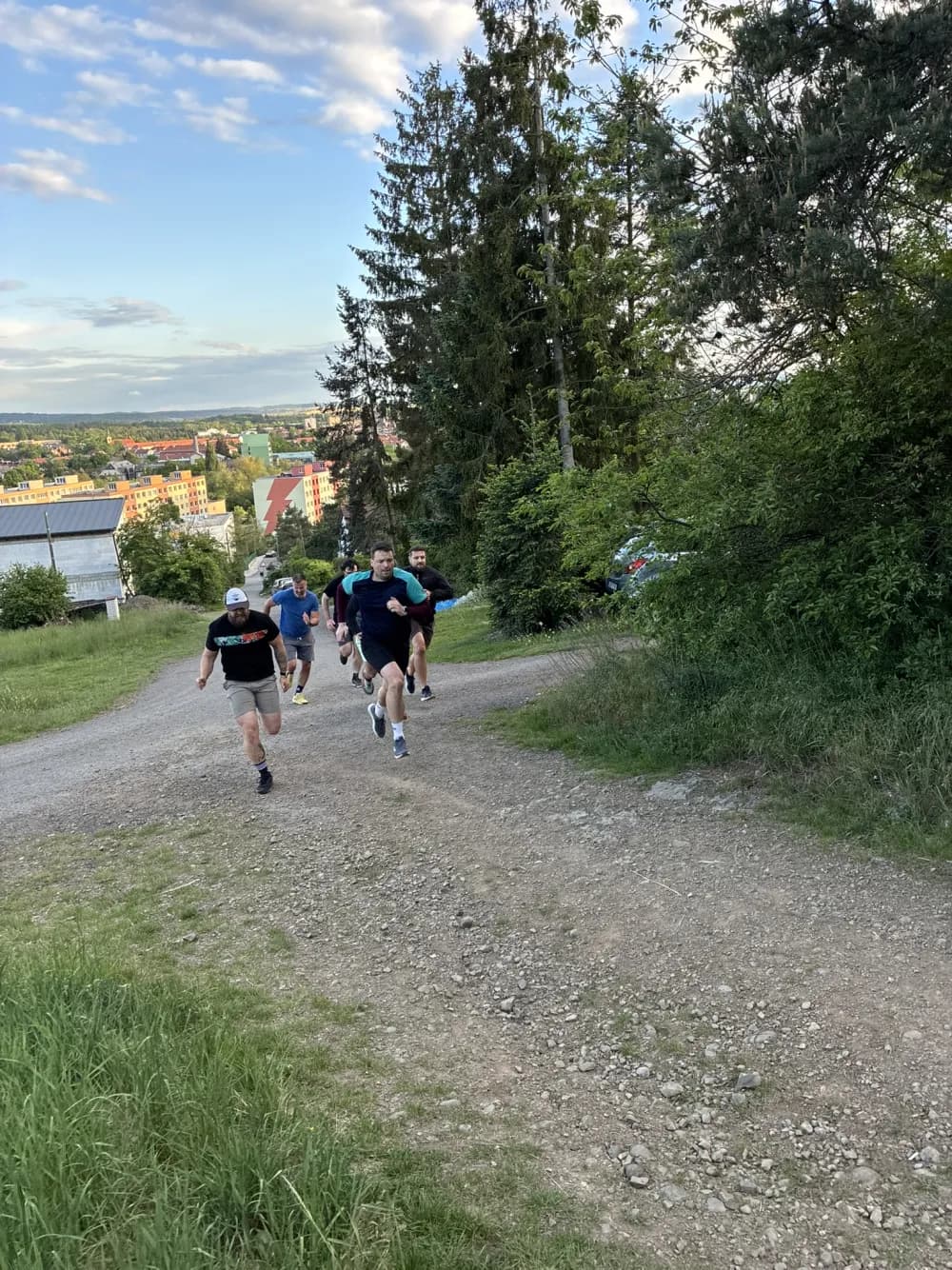 Skupinový kondiční trénink – běh do kopce